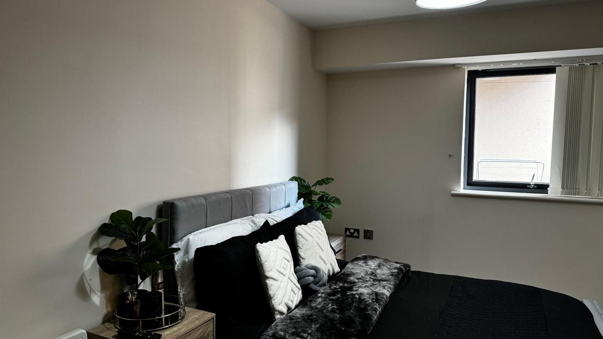 Modern Spacious Apartment In Digbeth With Balcony - Netflix, Youtube, Amazon Tv, Superfast Wifi - Just 10 Mins To Birmingham Centre, Bullring, Train, Coach Station And Birmingham Fc מראה חיצוני תמונה